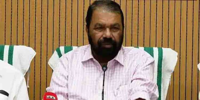സമരക്കാരുടെ നീക്കം കലാപമുണ്ടാക്കാന് ; വിഴിഞ്ഞം സമരക്കാരെ വിമര്ശിച്ച് വി ശിവൻകുട്ടി സമരക്കാരുടെ നീക്കം കലാപമുണ്ടാക്കാന് ; വിഴിഞ്ഞം സമരക്കാരെ വിമര്ശിച്ച് വി ശിവൻകുട്ടി