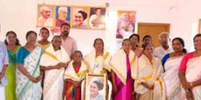 മഹിളാ കോണ്ഗ്രസ് ഇന്ദിരാഗാന്ധി അനുസ്മരണം സംഘടിപ്പിച്ചു മഹിളാ കോണ്ഗ്രസ് ഇന്ദിരാഗാന്ധി അനുസ്മരണം സംഘടിപ്പിച്ചു