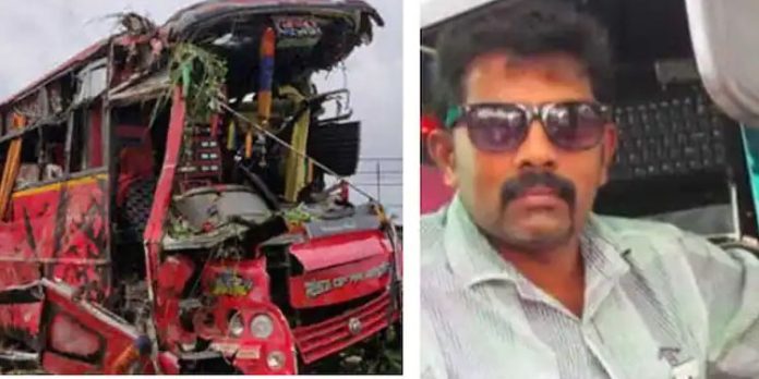 വടക്കഞ്ചേരി അപകടം : ടൂറിസ്റ്റ് ബസ് ഡ്രൈവറുടെ രക്തത്തിൽ ലഹരി സാന്നിധ്യമില്ലെന്ന് പരിശോധനാ ഫലം വടക്കഞ്ചേരി അപകടം : ടൂറിസ്റ്റ് ബസ് ഡ്രൈവറുടെ രക്തത്തിൽ ലഹരി സാന്നിധ്യമില്ലെന്ന് പരിശോധനാ ഫലം