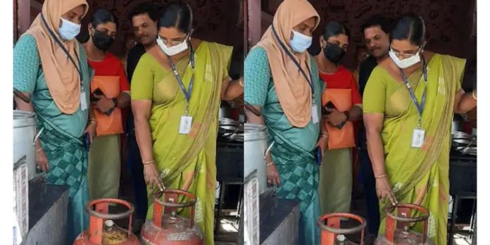 ഗാർഹിക ഗ്യാസ് സിലിണ്ടർ ചായക്കടയിൽ ഉപയോഗിച്ചു ; പിടിച്ചെടുത്ത് അധികൃതർ ഗാർഹിക ഗ്യാസ് സിലിണ്ടർ ചായക്കടയിൽ ഉപയോഗിച്ചു ; പിടിച്ചെടുത്ത് അധികൃതർ