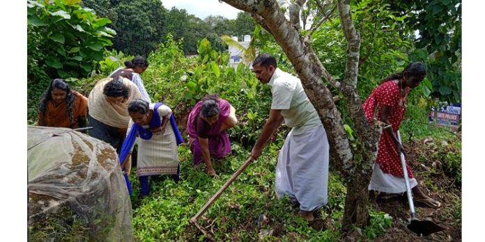 ഗാന്ധി ജയന്തി അനുസ്മരണവും ശുചീകരണ പരിപാടികളും നടത്തി ഗാന്ധി ജയന്തി അനുസ്മരണവും ശുചീകരണ പരിപാടികളും നടത്തി