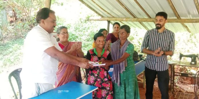 നന്ദനത്തെ ശ്രീനന്ദനമാക്കാന് രാധചേച്ചിയും കൂട്ടരും നന്ദനത്തെ ശ്രീനന്ദനമാക്കാന് രാധചേച്ചിയും കൂട്ടരും