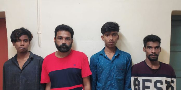 ബൈക്ക് മോഷണം : നാല് പ്രതികൾ അറസ്റ്റിൽ ബൈക്ക് മോഷണം : നാല് പ്രതികൾ അറസ്റ്റിൽ