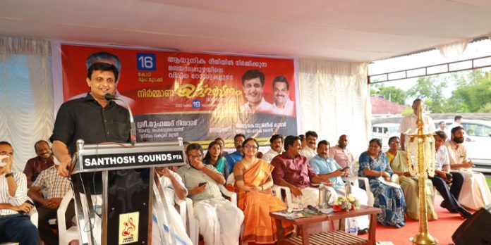 മലയാലപ്പുഴയിലെ റോഡുകളുടെ നിര്മാണം സമയബന്ധിതമായി പൂര്ത്തിയാക്കണം : മന്ത്രി മുഹമ്മദ് റിയാസ് മലയാലപ്പുഴയിലെ റോഡുകളുടെ നിര്മാണം സമയബന്ധിതമായി പൂര്ത്തിയാക്കണം : മന്ത്രി മുഹമ്മദ് റിയാസ്