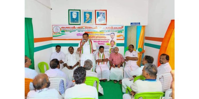 കോൺഗ്രസ് നിരണം മണ്ഡലം പ്രവർത്തക കൺവൻഷനും ആദരിക്കൽ ചടങ്ങും നടത്തി കോൺഗ്രസ് നിരണം മണ്ഡലം പ്രവർത്തക കൺവൻഷനും ആദരിക്കൽ ചടങ്ങും നടത്തി