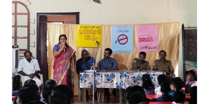 കുന്നം ഗവൺമെൻറ് എൽ പി സ്കൂളിൽ ലഹരി വിരുദ്ധ പ്രചാരണത്തിന് തുടക്കമായി കുന്നം ഗവൺമെൻറ് എൽ പി സ്കൂളിൽ ലഹരി വിരുദ്ധ പ്രചാരണത്തിന് തുടക്കമായി