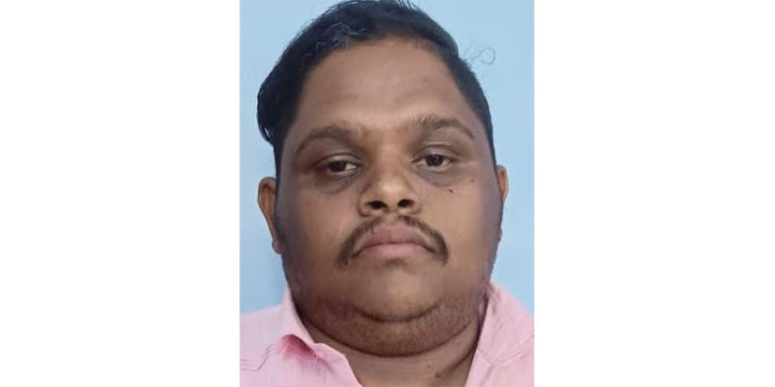 വാഹനങ്ങൾ വാങ്ങിയശേഷം വായ്പ്പയോ പലിശയോ അടച്ചില്ല ; യുവാവ് അറസ്റ്റിൽ വാഹനങ്ങൾ വാങ്ങിയശേഷം വായ്പ്പയോ പലിശയോ അടച്ചില്ല ; യുവാവ് അറസ്റ്റിൽ