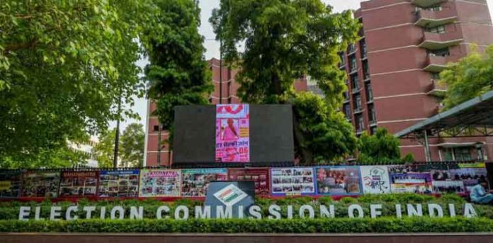 തെരഞ്ഞെടുപ്പ് പെരുമാറ്റച്ചട്ടം മാറ്റാന് ഒരുങ്ങി കേന്ദ്ര തെരഞ്ഞെടുപ്പ് കമ്മീഷൻ തെരഞ്ഞെടുപ്പ് പെരുമാറ്റച്ചട്ടം മാറ്റാന് ഒരുങ്ങി കേന്ദ്ര തെരഞ്ഞെടുപ്പ് കമ്മീഷൻ