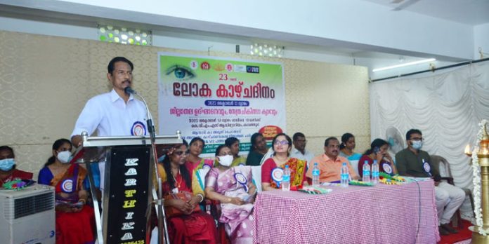 കാഴ്ചയെ ബാധിക്കുന്ന മൊബൈല് ഫോണ്- കംപ്യൂട്ടര് ഉപയോഗം കുറയ്ക്കണം : ജില്ലാ പഞ്ചായത്ത് പ്രസിഡന്റ് കാഴ്ചയെ ബാധിക്കുന്ന മൊബൈല് ഫോണ്- കംപ്യൂട്ടര് ഉപയോഗം കുറയ്ക്കണം : ജില്ലാ പഞ്ചായത്ത് പ്രസിഡന്റ്