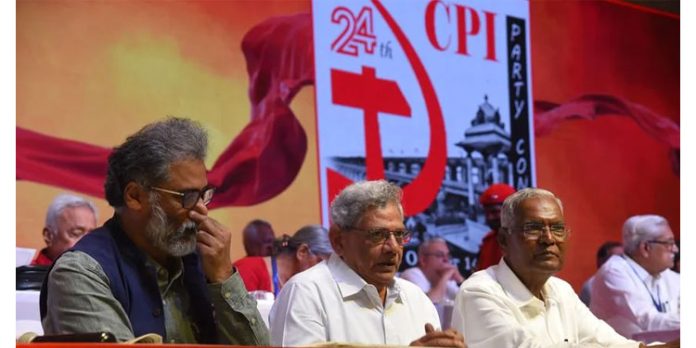 ദേശീയതലത്തില് കോണ്ഗ്രസുമായി സഖ്യംവേണമെന്ന് പാർട്ടികോണ്ഗ്രസില് സിപിഐ കേരളാഘടകം ദേശീയതലത്തില് കോണ്ഗ്രസുമായി സഖ്യംവേണമെന്ന് പാർട്ടികോണ്ഗ്രസില് സിപിഐ കേരളാഘടകം