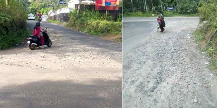ആനന്ദപ്പള്ളിയില് റോഡില് മെറ്റില് നിരത്തി കരാറുകാരന് മുങ്ങി ; പ്രതിഷേധവുമായി നാട്ടുകാര് ആനന്ദപ്പള്ളിയില് റോഡില് മെറ്റില് നിരത്തി കരാറുകാരന് മുങ്ങി ; പ്രതിഷേധവുമായി നാട്ടുകാര്