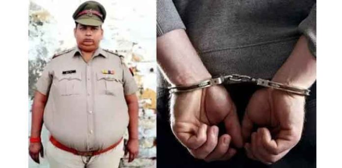 പോലീസ് ഉദ്യോഗസ്ഥന് ചമഞ്ഞ് അനധികൃത പിരിവ് നടത്തിയ യുവാവ് അറസ്റ്റില് പോലീസ് ഉദ്യോഗസ്ഥന് ചമഞ്ഞ് അനധികൃത പിരിവ് നടത്തിയ യുവാവ് അറസ്റ്റില്