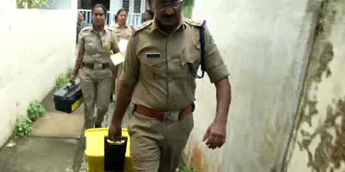 നേപ്പാളി യുവതി കൊല്ലപ്പെട്ട സംഭവം ; പ്രതിയെ തേടി അന്വേഷണസംഘം നേപ്പാളിലേക്ക് നേപ്പാളി യുവതി കൊല്ലപ്പെട്ട സംഭവം ; പ്രതിയെ തേടി അന്വേഷണസംഘം നേപ്പാളിലേക്ക്