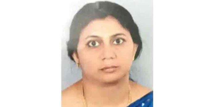 അപകടത്തില് പരിക്കേറ്റ് 20 മിനിറ്റോളം റോഡില് കിടന്ന കെ എസ് എഫ് ഇ ബ്രാഞ്ച് മാനേജര് മരിച്ചു അപകടത്തില് പരിക്കേറ്റ് 20 മിനിറ്റോളം റോഡില് കിടന്ന കെ എസ് എഫ് ഇ ബ്രാഞ്ച് മാനേജര് മരിച്ചു