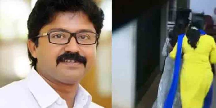 ബലാത്സംഗക്കേസ് : എൽദോസ് കുന്നപ്പിള്ളിയെ പിടികൂടാനാകാതെ പോലീസ് – പെരുമ്പാവൂരിലെ വീട്ടിൽ തെളിവെടുപ്പ് നടത്തിയേക്കും ബലാത്സംഗക്കേസ് : എൽദോസ് കുന്നപ്പിള്ളിയെ പിടികൂടാനാകാതെ പോലീസ് – പെരുമ്പാവൂരിലെ വീട്ടിൽ തെളിവെടുപ്പ് നടത്തിയേക്കും