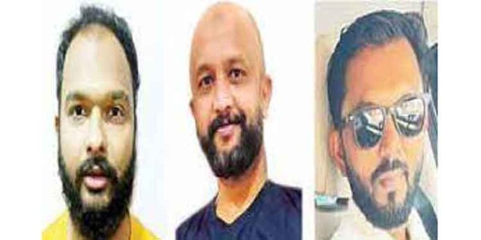 ജീവനക്കാരെ ഉപയോഗിച്ച് സ്വര്ണം കടത്തിയ കേസ് : പ്രതികൾക്കായി ലുക്ക്ഔട്ട് നോട്ടീസ് ജീവനക്കാരെ ഉപയോഗിച്ച് സ്വര്ണം കടത്തിയ കേസ് : പ്രതികൾക്കായി ലുക്ക്ഔട്ട് നോട്ടീസ്