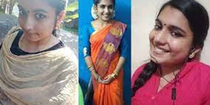 ഷാരോൺ കൊലപാതകം ; ഗ്രീഷ്മയുടെ അമ്മയും അമ്മാവനും പ്രതികൾ – ഇരുവരും കസ്റ്റഡിയിൽ ഷാരോൺ കൊലപാതകം ; ഗ്രീഷ്മയുടെ അമ്മയും അമ്മാവനും പ്രതികൾ – ഇരുവരും കസ്റ്റഡിയിൽ