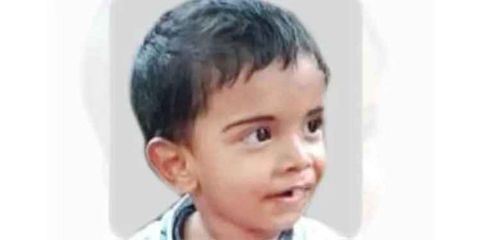 വീട്ടുമുറ്റത്ത് കളിക്കുന്നതിനിടയില് മൂന്ന് വയസ്സുകാരന് കിണറ്റില്വീണ് മരിച്ചു വീട്ടുമുറ്റത്ത് കളിക്കുന്നതിനിടയില് മൂന്ന് വയസ്സുകാരന് കിണറ്റില്വീണ് മരിച്ചു