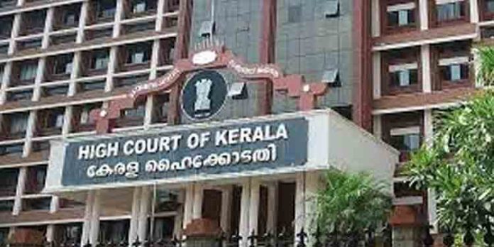 പോക്സോ കേസുകളില് പ്രതികളാകുന്ന അധ്യാപകർക്കെതിരെ അച്ചടക്ക നടപടിക്ക് വിലക്കില്ലെന്ന് ഹൈക്കോടതി പോക്സോ കേസുകളില് പ്രതികളാകുന്ന അധ്യാപകർക്കെതിരെ അച്ചടക്ക നടപടിക്ക് വിലക്കില്ലെന്ന് ഹൈക്കോടതി