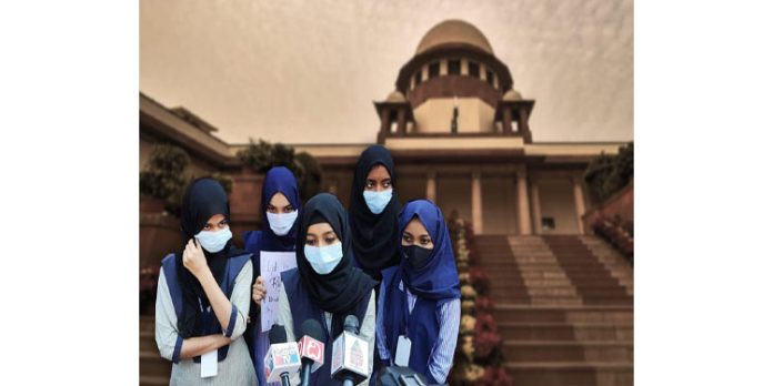 ഹിജാബ് നിയന്ത്രണം : വിധി ഇന്ന് ഹിജാബ് നിയന്ത്രണം : വിധി ഇന്ന്