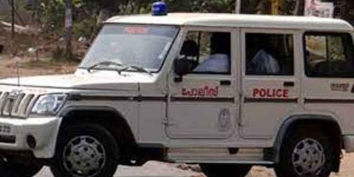 പോക്സോ കേസില് മനഃപൂര്വം പ്രതിയാക്കി ; പോലീസുകാരനെ കോടതി കുറ്റവിമുക്തനാക്കി പോക്സോ കേസില് മനഃപൂര്വം പ്രതിയാക്കി ; പോലീസുകാരനെ കോടതി കുറ്റവിമുക്തനാക്കി