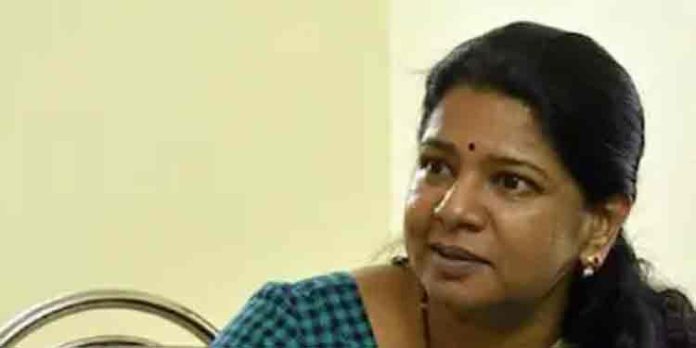പാർട്ടി പ്രവർത്തകൻ നടത്തിയ അപകീർത്തികരമായ പരാമർശത്തിൽ മാപ്പ് പറഞ്ഞ് ഡിഎംകെയുടെ മുതിർന്ന നേതാവ് കനിമൊഴി പാർട്ടി പ്രവർത്തകൻ നടത്തിയ അപകീർത്തികരമായ പരാമർശത്തിൽ മാപ്പ് പറഞ്ഞ് ഡിഎംകെയുടെ മുതിർന്ന നേതാവ് കനിമൊഴി