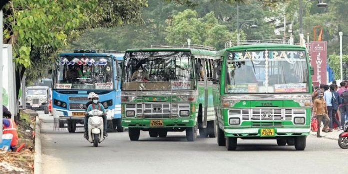 കൊച്ചിയിലെ സ്വകാര്യ ബസ് പരിശോധന ; ഇന്നലെ മാത്രം 351 കേസുകൾ രജിസ്റ്റർ ചെയ്തു കൊച്ചിയിലെ സ്വകാര്യ ബസ് പരിശോധന ; ഇന്നലെ മാത്രം 351 കേസുകൾ രജിസ്റ്റർ ചെയ്തു