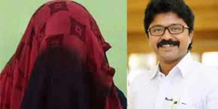 എല്ദോസ് കുന്നപ്പിള്ളി കൊല്ലാന് ശ്രമിച്ചതായി പരാതിക്കാരി കോടതിയില് എല്ദോസ് കുന്നപ്പിള്ളി കൊല്ലാന് ശ്രമിച്ചതായി പരാതിക്കാരി കോടതിയില്