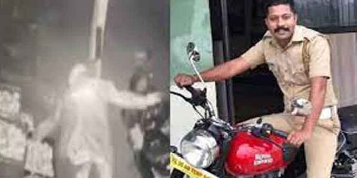 പോലീസുകാരന് മാങ്ങ മോഷ്ടിച്ച കേസ് : ഒത്തുതീര്പ്പാക്കാനുള്ള നീക്കത്തിനെതിരേ പോലീസ് പോലീസുകാരന് മാങ്ങ മോഷ്ടിച്ച കേസ് : ഒത്തുതീര്പ്പാക്കാനുള്ള നീക്കത്തിനെതിരേ പോലീസ്
