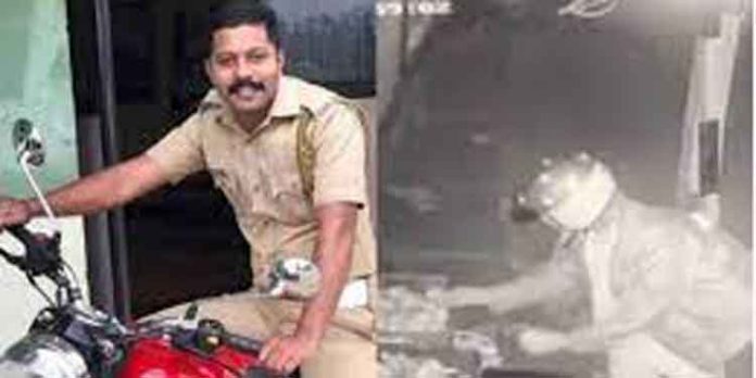 പോലീസുകാരനെതിരെ പരാതിയില്ലെന്ന് കച്ചവടക്കാരൻ ; മാമ്പഴ മോഷണം ഒത്തുതീർന്നു പോലീസുകാരനെതിരെ പരാതിയില്ലെന്ന് കച്ചവടക്കാരൻ ; മാമ്പഴ മോഷണം ഒത്തുതീർന്നു