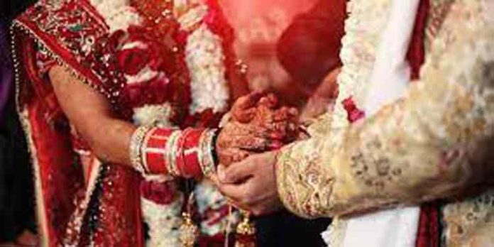 മതം ചൂണ്ടിക്കാട്ടി വിവാഹങ്ങള് രജിസ്റ്റര് ചെയ്തുനല്കാൻ വിസമ്മതിക്കുന്ന ഉദ്യോഗസ്ഥര്ക്കെതിരെ കര്ശന നടപടി സ്വീകരിക്കുമെന്ന് തദ്ദേശ സ്വയം ഭരണ എക്സൈസ് വകുപ്പ് മന്ത്രി മതം ചൂണ്ടിക്കാട്ടി വിവാഹങ്ങള് രജിസ്റ്റര് ചെയ്തുനല്കാൻ വിസമ്മതിക്കുന്ന ഉദ്യോഗസ്ഥര്ക്കെതിരെ കര്ശന നടപടി സ്വീകരിക്കുമെന്ന് തദ്ദേശ സ്വയം ഭരണ എക്സൈസ് വകുപ്പ് മന്ത്രി