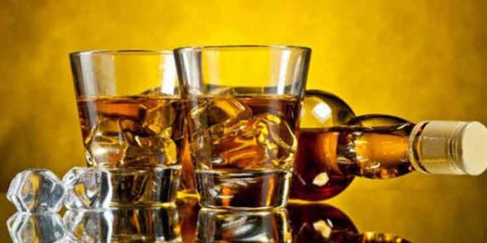 നാരങ്ങാനം വലിയകുളത്ത് അനധികൃതമായി സൂക്ഷിച്ചിരുന്ന വിദേശമദ്യം പിടികൂടി നാരങ്ങാനം വലിയകുളത്ത് അനധികൃതമായി സൂക്ഷിച്ചിരുന്ന വിദേശമദ്യം പിടികൂടി