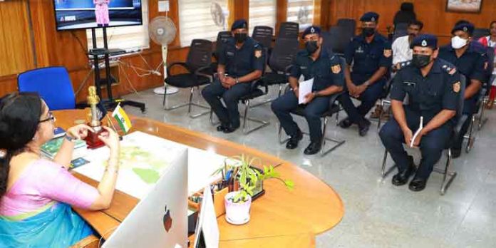 ദേശീയ ദുരന്തനിവാരണ സേനയുടെ 15 അംഗ സംഘം പത്തനംതിട്ടയിലെത്തി ദേശീയ ദുരന്തനിവാരണ സേനയുടെ 15 അംഗ സംഘം പത്തനംതിട്ടയിലെത്തി