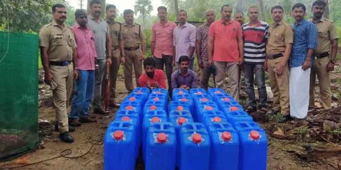 പാലക്കാട് നിന്ന് 1400 ലിറ്റർ സ്പിരിറ്റ് പിടികൂടി പാലക്കാട് നിന്ന് 1400 ലിറ്റർ സ്പിരിറ്റ് പിടികൂടി