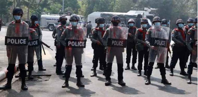 മ്യാൻമറിൽ സായുധസംഘം തട്ടിക്കൊണ്ടുപോയ സംഭവം : മലയാളികളടക്കം ആറുപേർ അറസ്റ്റിൽ മ്യാൻമറിൽ സായുധസംഘം തട്ടിക്കൊണ്ടുപോയ സംഭവം : മലയാളികളടക്കം ആറുപേർ അറസ്റ്റിൽ