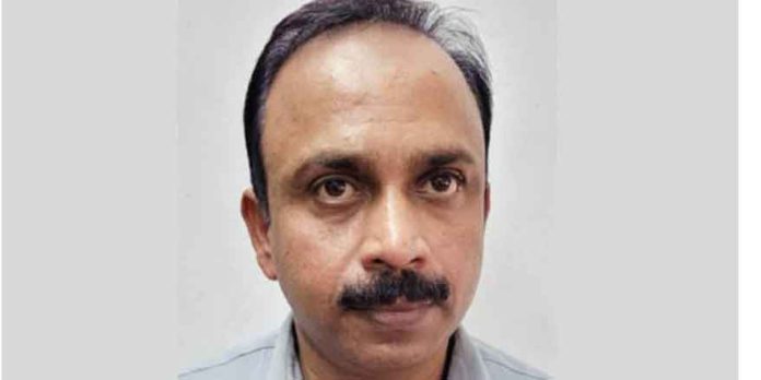 വീട്ടമ്മയെ ഭീഷണിപ്പെടുത്തി അഞ്ച് ലക്ഷം രൂപ തട്ടിയെടുത്ത കേസിലെ പ്രതി പോലീസ് പിടിയില് വീട്ടമ്മയെ ഭീഷണിപ്പെടുത്തി അഞ്ച് ലക്ഷം രൂപ തട്ടിയെടുത്ത കേസിലെ പ്രതി പോലീസ് പിടിയില്