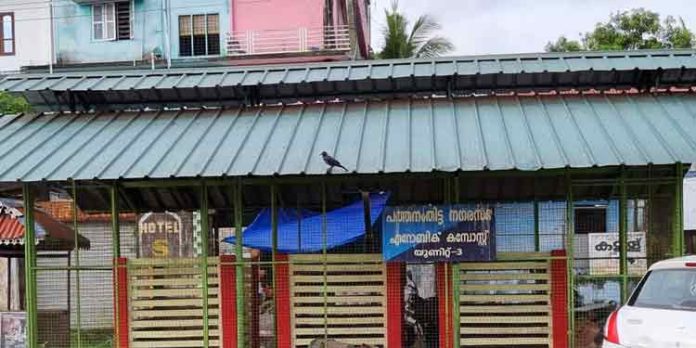 പത്തനംതിട്ട പഴയ സ്വകാര്യ ബസ്റ്റാഡിലെ ഏറോബിക് കമ്പോസ്റ്റ് യൂണിറ്റ് നോക്കുകുത്തിയാകുന്നു ; മാലിന്യം നിക്ഷേപിച്ചാല് പിഴ ഈടാക്കാന് കിങ്കരന്മാര് പത്തനംതിട്ട പഴയ സ്വകാര്യ ബസ്റ്റാഡിലെ ഏറോബിക് കമ്പോസ്റ്റ് യൂണിറ്റ് നോക്കുകുത്തിയാകുന്നു ; മാലിന്യം നിക്ഷേപിച്ചാല് പിഴ ഈടാക്കാന് കിങ്കരന്മാര്