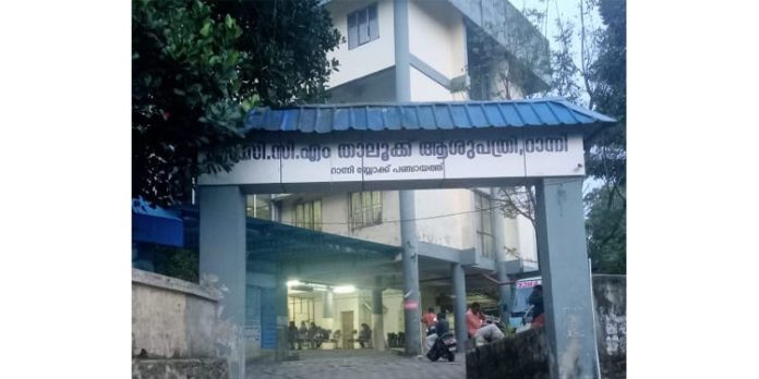 സോഷ്യൽ മീഡിയയിലൂടെ അമ്മയെയും മകനെയും അപമാനിക്കാൻ ശ്രമിച്ചയാള്ക്കെതിരെ പോലീസില് പരാതി സോഷ്യൽ മീഡിയയിലൂടെ അമ്മയെയും മകനെയും അപമാനിക്കാൻ ശ്രമിച്ചയാള്ക്കെതിരെ പോലീസില് പരാതി