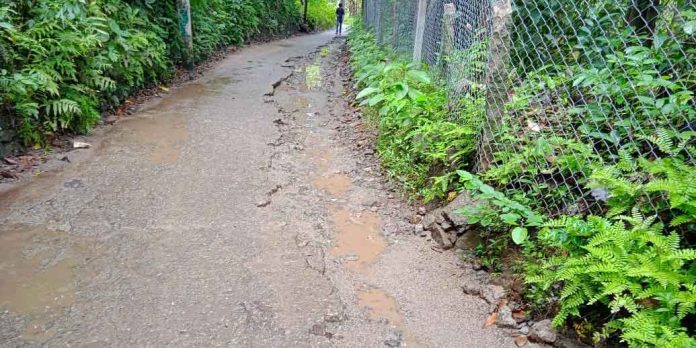 റാന്നി പുതിയ പാലത്തിന്റെ ഭാഗമായി വണ്വെ നടപ്പിലാക്കാനായി തിരഞ്ഞെടുത്ത അപ്രോച്ച് റോഡ് തകർന്നു റാന്നി പുതിയ പാലത്തിന്റെ ഭാഗമായി വണ്വെ നടപ്പിലാക്കാനായി തിരഞ്ഞെടുത്ത അപ്രോച്ച് റോഡ് തകർന്നു