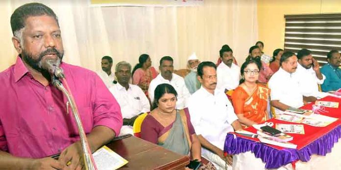 പട്ടികജാതി – പട്ടികവര്ഗ വിഭാഗങ്ങള്ക്ക് സാമൂഹ്യനീതി ലഭിക്കുന്ന കാര്യത്തില് മറ്റ് സംസ്ഥാനങ്ങളെ അപേക്ഷിച്ച് കേരളം മുന്നില് : ഡെപ്യൂട്ടി സ്പീക്കര് പട്ടികജാതി – പട്ടികവര്ഗ വിഭാഗങ്ങള്ക്ക് സാമൂഹ്യനീതി ലഭിക്കുന്ന കാര്യത്തില് മറ്റ് സംസ്ഥാനങ്ങളെ അപേക്ഷിച്ച് കേരളം മുന്നില് : ഡെപ്യൂട്ടി സ്പീക്കര്
