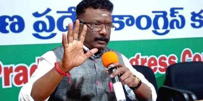 ബി.ജെ.പിയിലെ മുതിർന്ന നേതാവ് ദസോജു ശ്രാവൺ പാർട്ടി വിട്ടു ബി.ജെ.പിയിലെ മുതിർന്ന നേതാവ് ദസോജു ശ്രാവൺ പാർട്ടി വിട്ടു