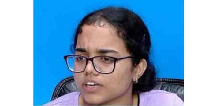 നീറ്റ് പരീക്ഷയിലെ റാങ്ക് ലിസ്റ്റിൽ അട്ടിമറിയെന്ന ആക്ഷേപവുമായി മലയാളി വിദ്യാര്ത്ഥിനി നീറ്റ് പരീക്ഷയിലെ റാങ്ക് ലിസ്റ്റിൽ അട്ടിമറിയെന്ന ആക്ഷേപവുമായി മലയാളി വിദ്യാര്ത്ഥിനി