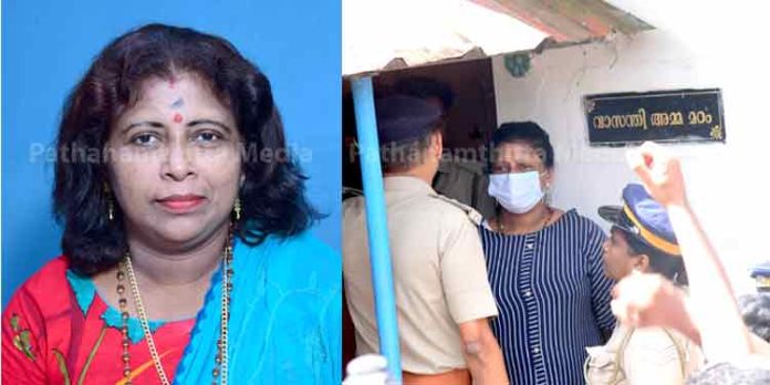 രാത്രി കാലങ്ങളിൽ വലിയ ശബ്ദങ്ങളും നിലവിളികളും ; മലയാലപ്പുഴ പോലീസില് നാട്ടുകാര് നല്കിയത് പതിനഞ്ചിലധികം പരാതികള് ; മന്ത്രവാദിനി ശോഭാ തിലകിന്റെ കഥ ഇങ്ങനെ രാത്രി കാലങ്ങളിൽ വലിയ ശബ്ദങ്ങളും നിലവിളികളും ; മലയാലപ്പുഴ പോലീസില് നാട്ടുകാര് നല്കിയത് പതിനഞ്ചിലധികം പരാതികള് ; മന്ത്രവാദിനി ശോഭാ തിലകിന്റെ കഥ ഇങ്ങനെ