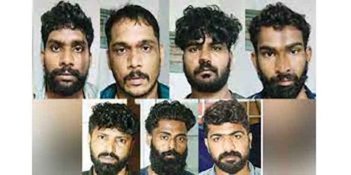 സ്വകാര്യബസ് തടഞ്ഞുനിര്ത്തി 1.40 കോടി രൂപ കവര്ന്ന കേസ് : ഏഴ് പേര് അറസ്റ്റില് സ്വകാര്യബസ് തടഞ്ഞുനിര്ത്തി 1.40 കോടി രൂപ കവര്ന്ന കേസ് : ഏഴ് പേര് അറസ്റ്റില്