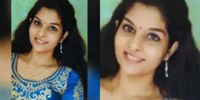 പാനൂരിൽ യുവതിയെ കൊലപ്പെടുത്താൻ കാരണം പ്രണയ നൈരാശ്യമെന്ന് പോലീസ് പാനൂരിൽ യുവതിയെ കൊലപ്പെടുത്താൻ കാരണം പ്രണയ നൈരാശ്യമെന്ന് പോലീസ്