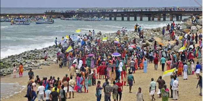 വിഴിഞ്ഞം തുറമുഖ സമരം നാളെ നൂറാം ദിനം – സമരം കടുപ്പിക്കാന് ഒരുങ്ങി മത്സ്യത്തൊഴിലാളികള് വിഴിഞ്ഞം തുറമുഖ സമരം നാളെ നൂറാം ദിനം – സമരം കടുപ്പിക്കാന് ഒരുങ്ങി മത്സ്യത്തൊഴിലാളികള്