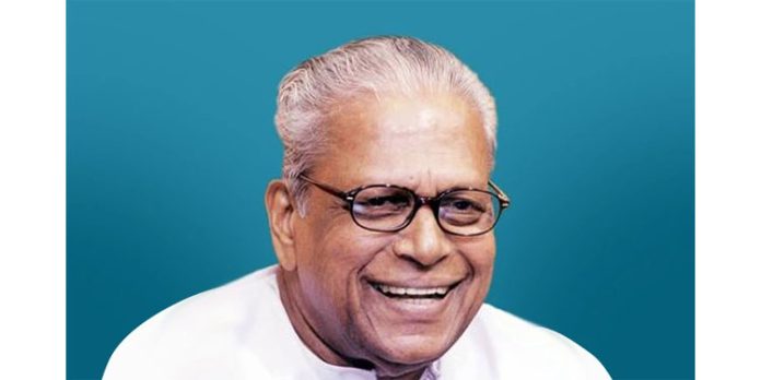 നൂറിന്റെ നിറവിലേക്ക് വി എസ് ; ആഘോഷങ്ങളില്ലാതെ പിറന്നാൾ – ആശംസകളര്പ്പിച്ച് കേരളം നൂറിന്റെ നിറവിലേക്ക് വി എസ് ; ആഘോഷങ്ങളില്ലാതെ പിറന്നാൾ – ആശംസകളര്പ്പിച്ച് കേരളം