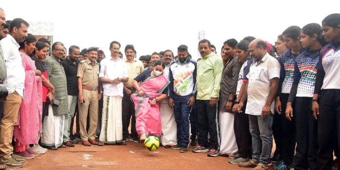 ഫുട്ബോള് ലോകകപ്പിന്റെ ആവേശത്തെ ജില്ലയും നെഞ്ചേറ്റി : മന്ത്രി വീണാ ജോര്ജ് ഫുട്ബോള് ലോകകപ്പിന്റെ ആവേശത്തെ ജില്ലയും നെഞ്ചേറ്റി : മന്ത്രി വീണാ ജോര്ജ്