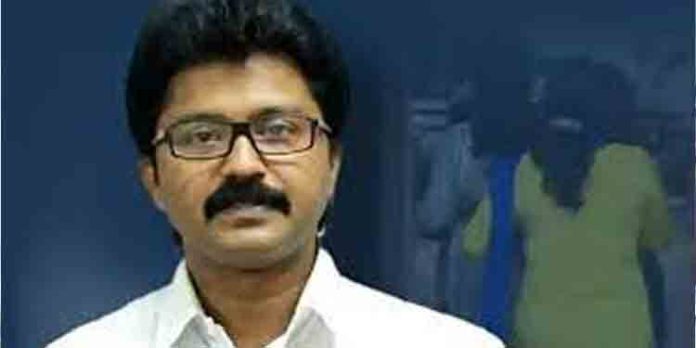 എല്ദോസ് കുന്നപ്പിളളി എല്ലാദിവസവും അന്വേഷണസംഘത്തിന് മുന്നില് ഹാജരാകണം : ഹൈക്കോടതി എല്ദോസ് കുന്നപ്പിളളി എല്ലാദിവസവും അന്വേഷണസംഘത്തിന് മുന്നില് ഹാജരാകണം : ഹൈക്കോടതി