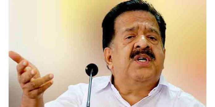 പെന്ഷന് പ്രായവര്ധന പിന്വലിച്ചില്ലെങ്കില് രണ്ടാം പിണറായി സര്ക്കാരിന്റെ അന്ത്യം കുറിക്കുമെന്ന് രമേശ് ചെന്നിത്തല പെന്ഷന് പ്രായവര്ധന പിന്വലിച്ചില്ലെങ്കില് രണ്ടാം പിണറായി സര്ക്കാരിന്റെ അന്ത്യം കുറിക്കുമെന്ന് രമേശ് ചെന്നിത്തല